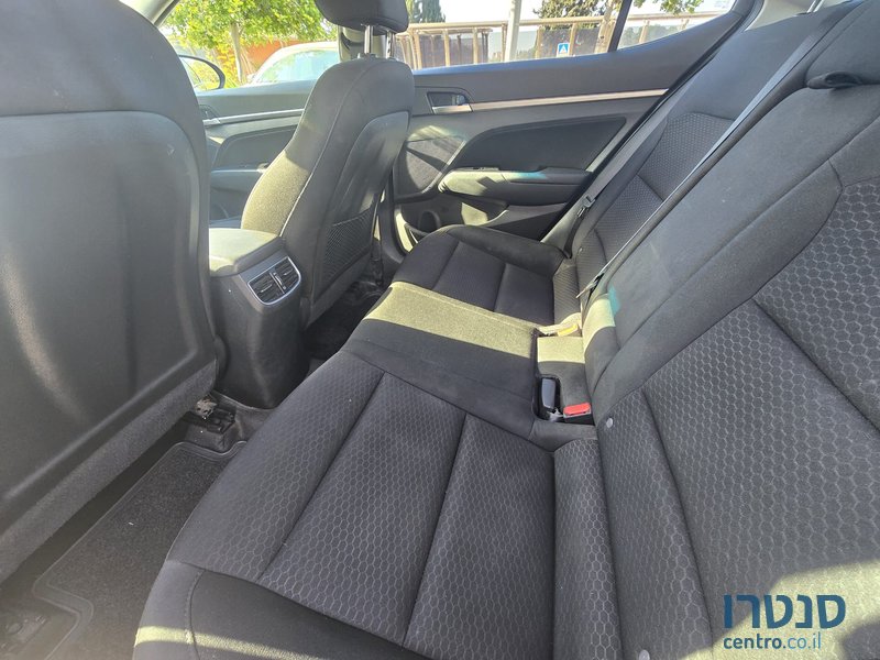 2020' Hyundai Elantra SR photo #5