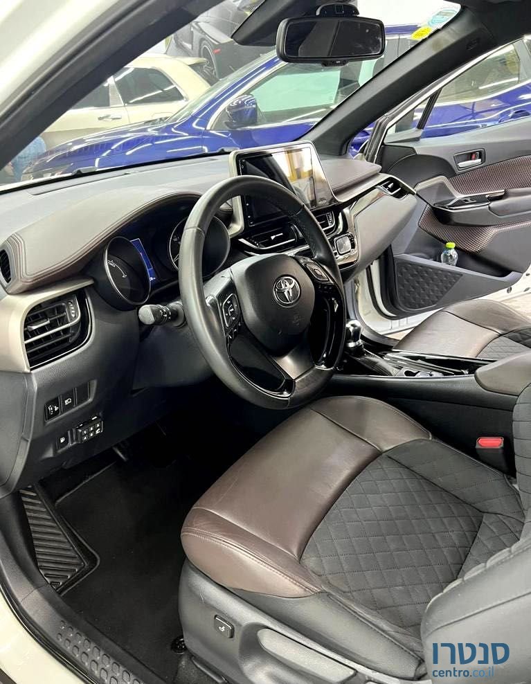 2019' Toyota C-HR טויוטה photo #3