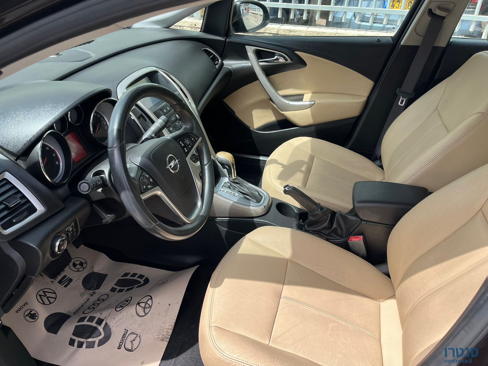 2016' Opel Astra photo #2