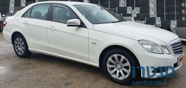 2011' Mercedes-Benz E-Class photo #1