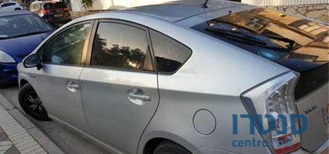 2011' Toyota Prius טויוטה פריוס photo #2