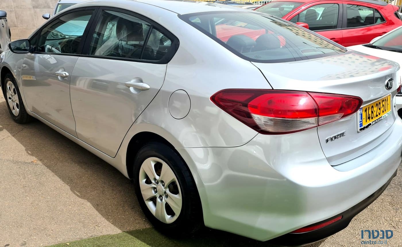 2018' Kia Forte photo #4