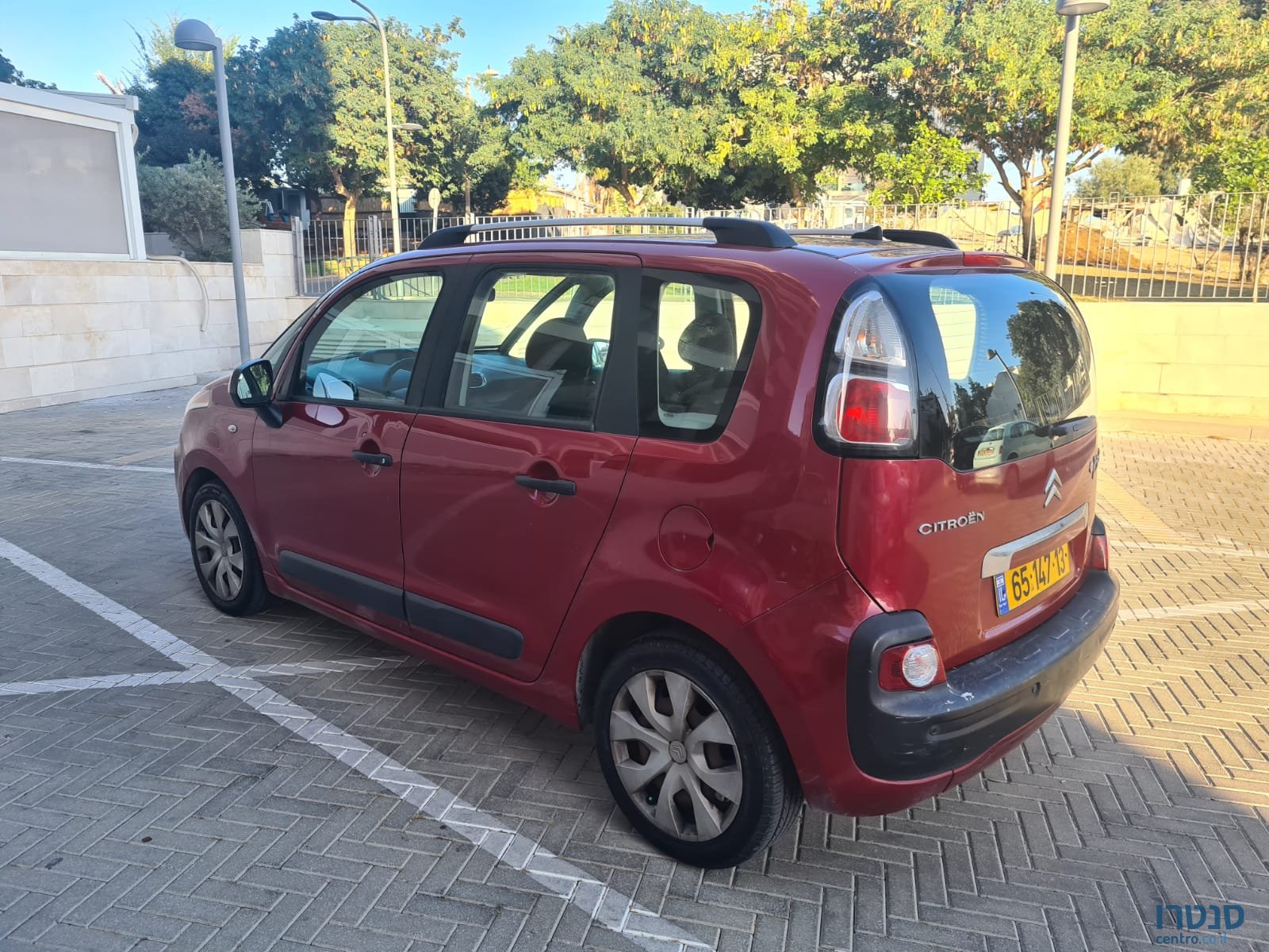 2012' Citroen C3 Picasso photo #3