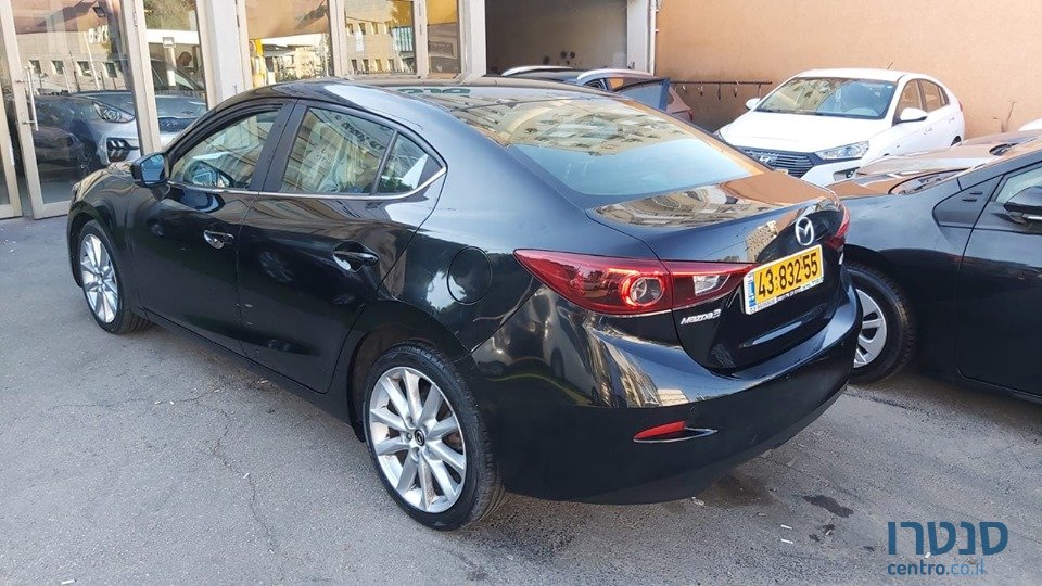 2018' Mazda 3 photo #2