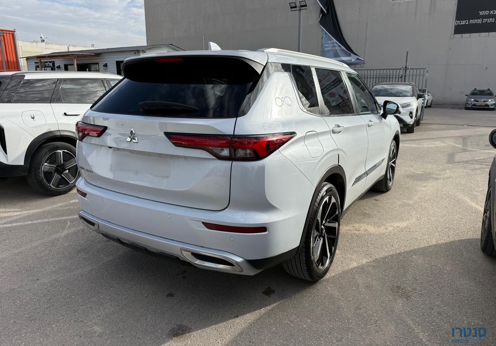 2022' Mitsubishi Outlander מיצובישי אאוטלנדר photo #4