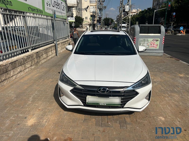 2019' Hyundai Elantra photo #1