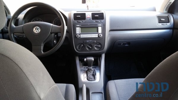 2008' Volkswagen Jetta photo #3