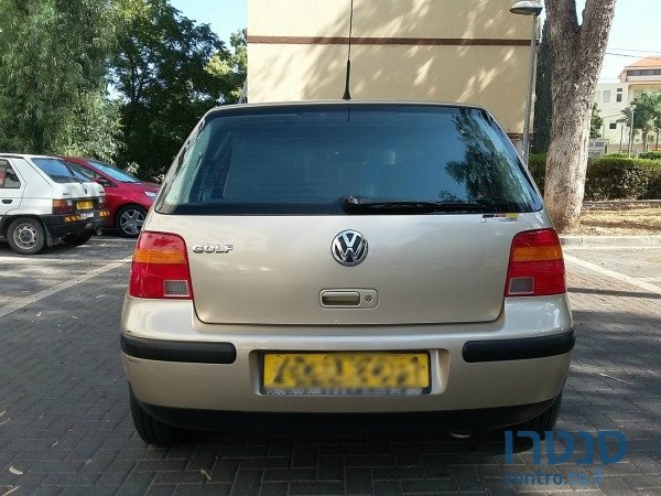 2003' Volkswagen Golf photo #3