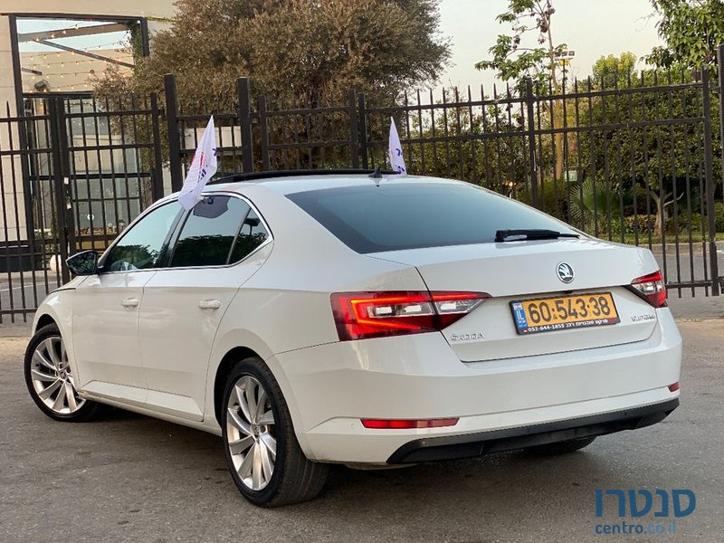 2017' Skoda Superb סקודה סופרב photo #3