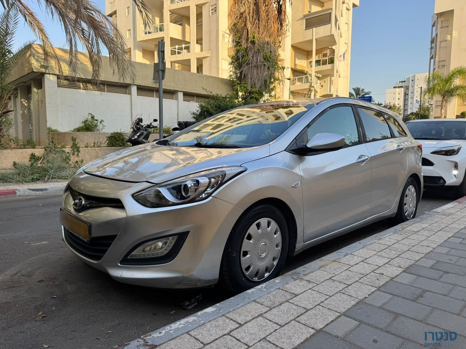 2013' Hyundai i30 photo #1