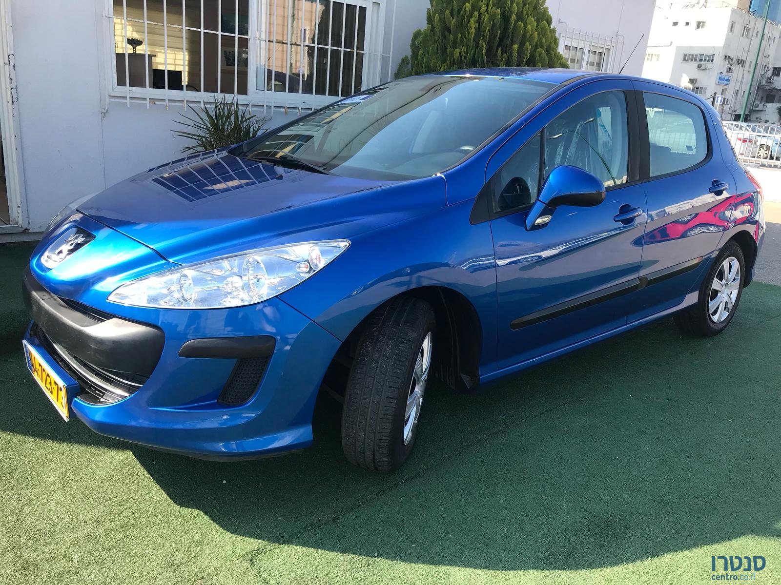 2010' Peugeot 308 photo #2