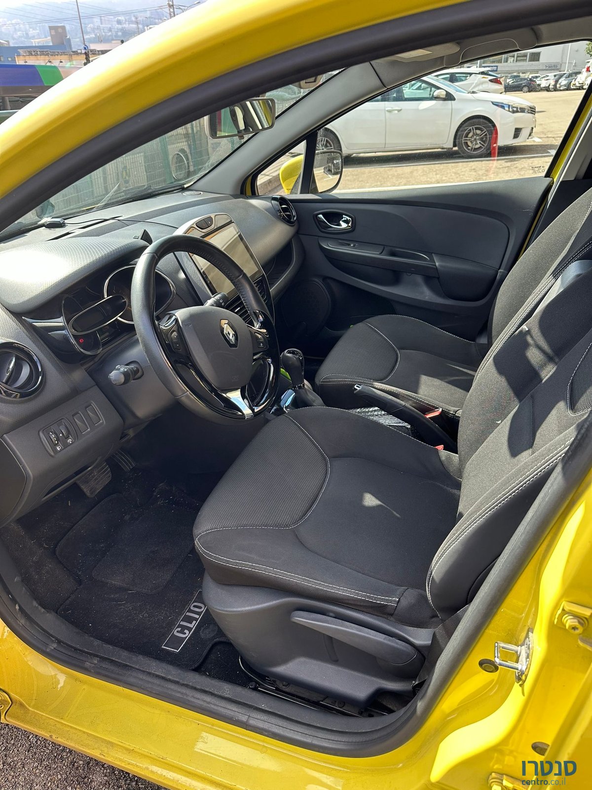 2015' Renault Clio 4 photo #2