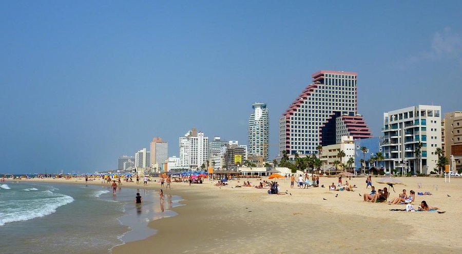 В Израиле заканчивается купальный сезон. Список пляжей, работающих зимой