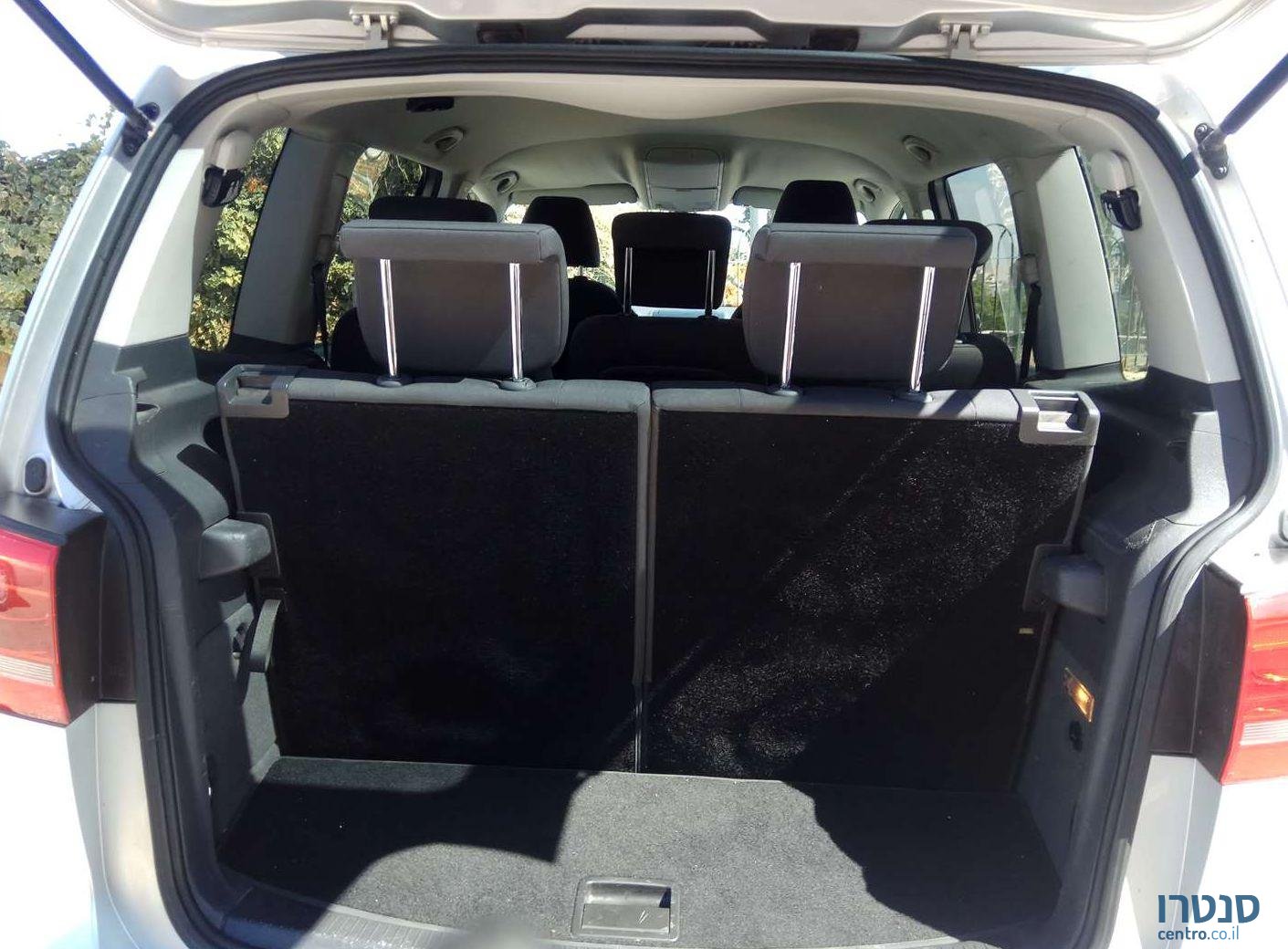 2011' Volkswagen Touran פולקסווגן טוראן photo #3