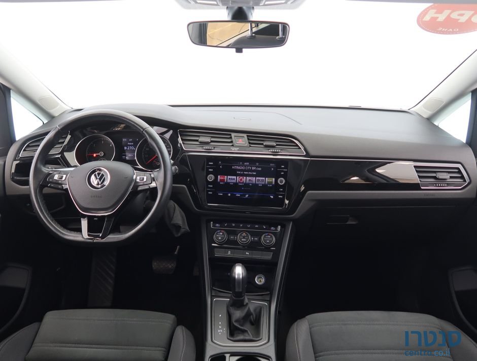 2021' Volkswagen Touran photo #7