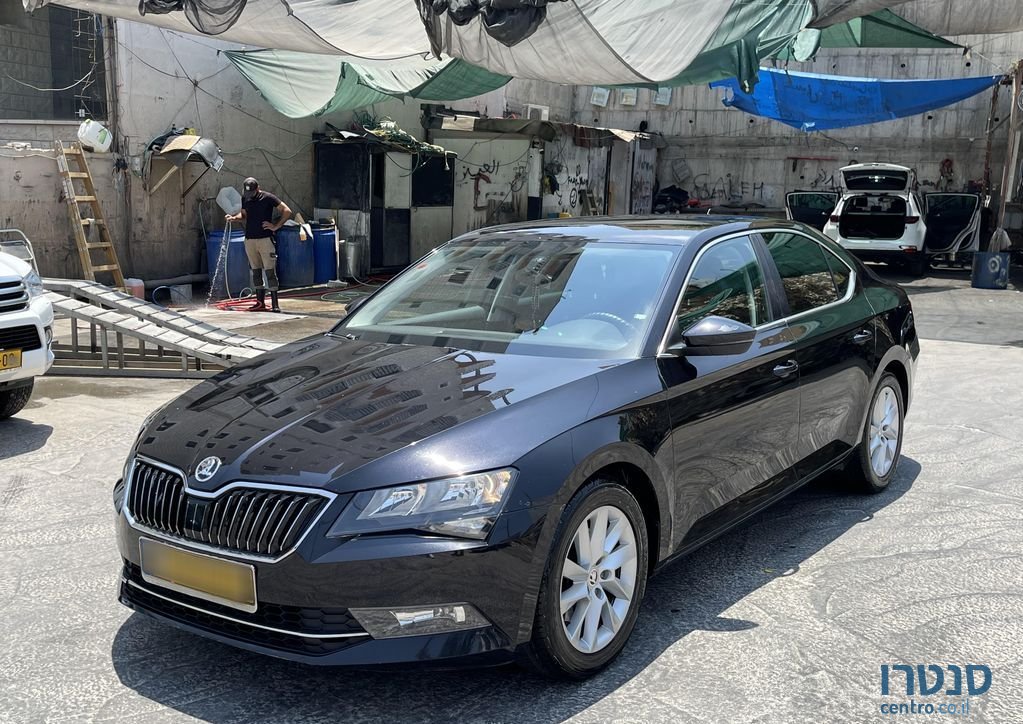 2017' Skoda Superb סקודה סופרב photo #2