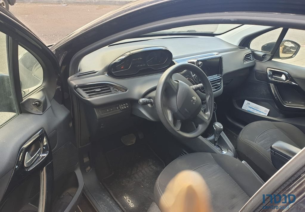 2018' Peugeot 208 פיג'ו photo #2
