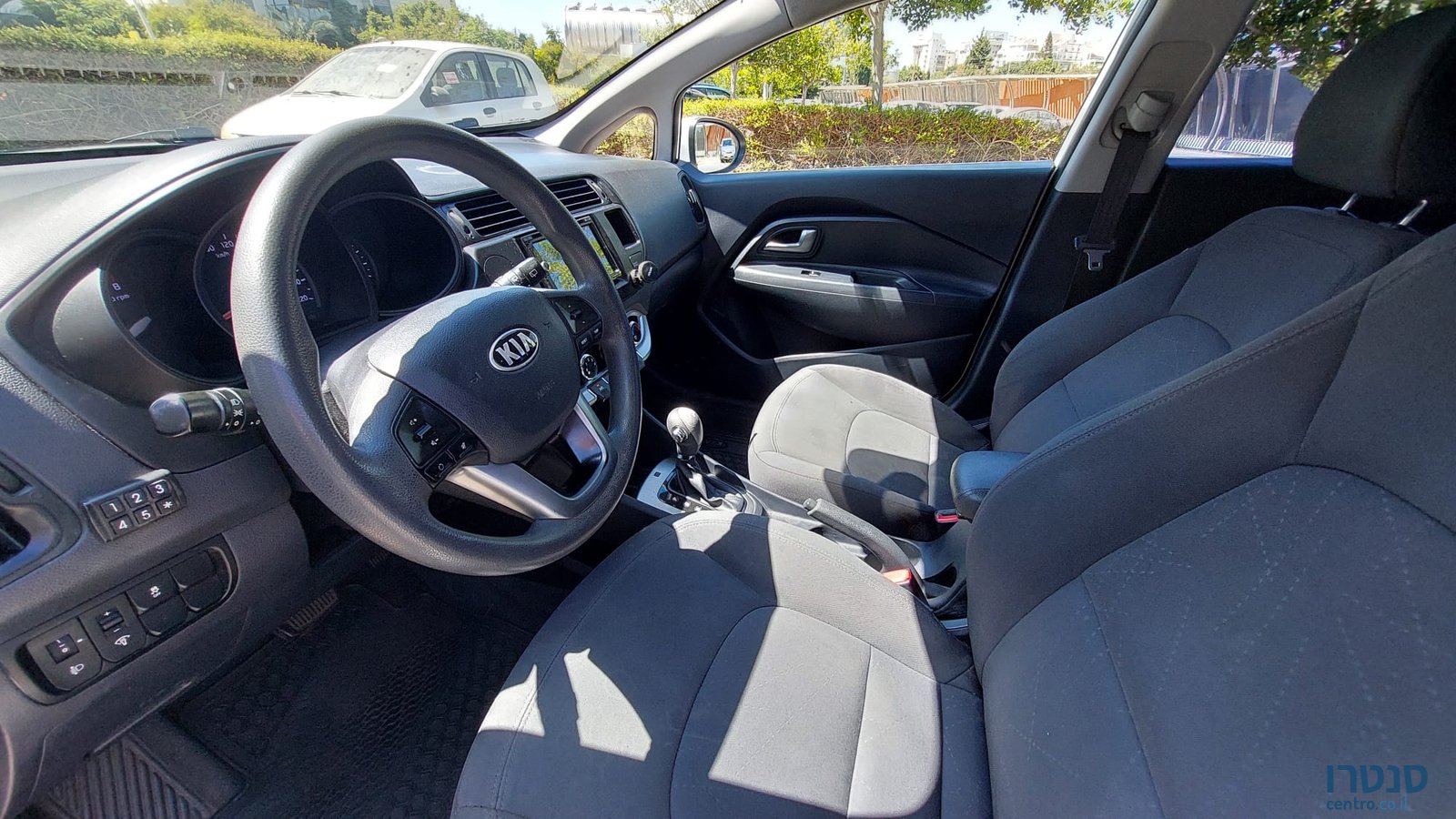 2014' Kia Rio photo #5