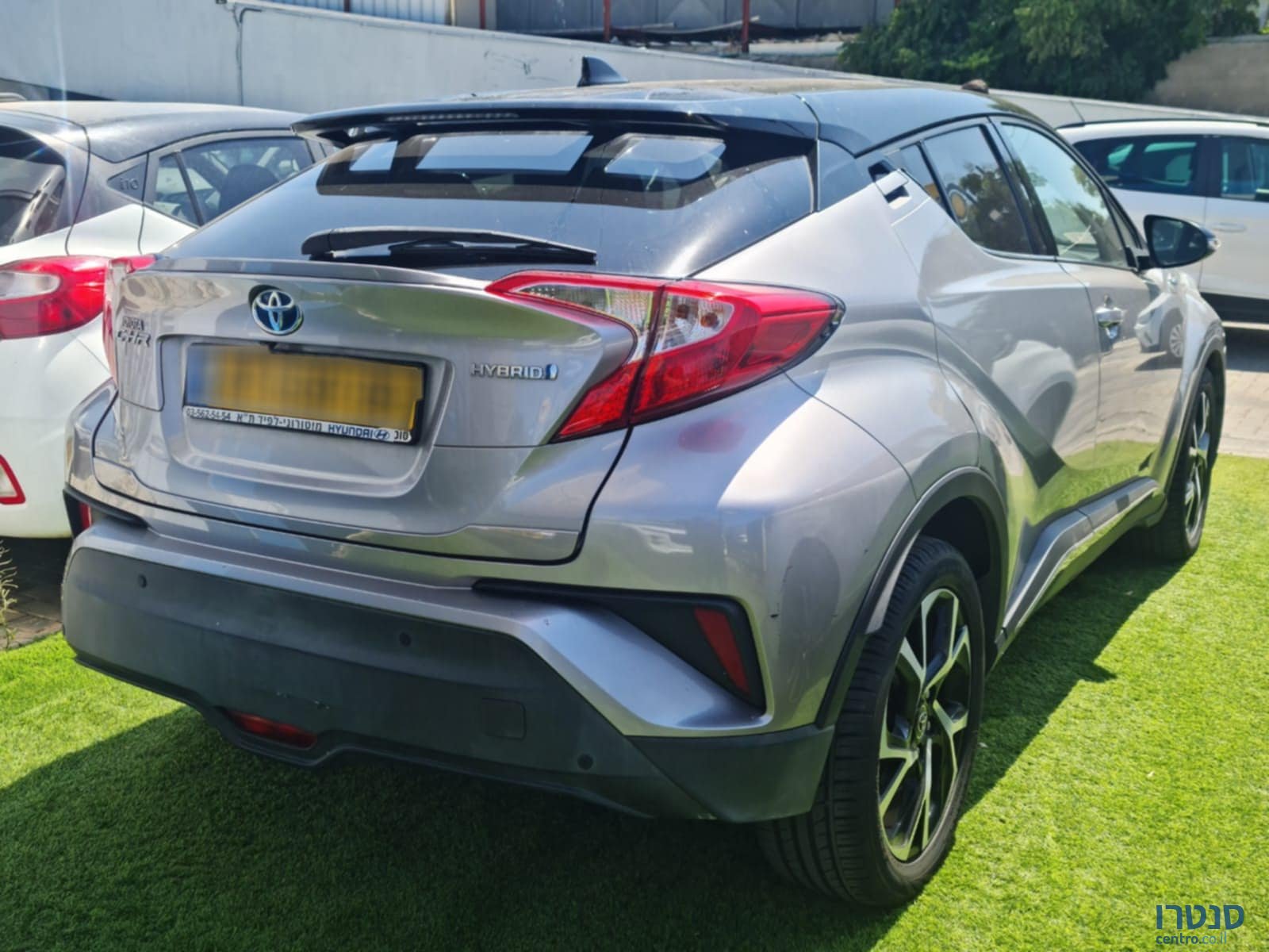 2017' Toyota C-HR photo #2