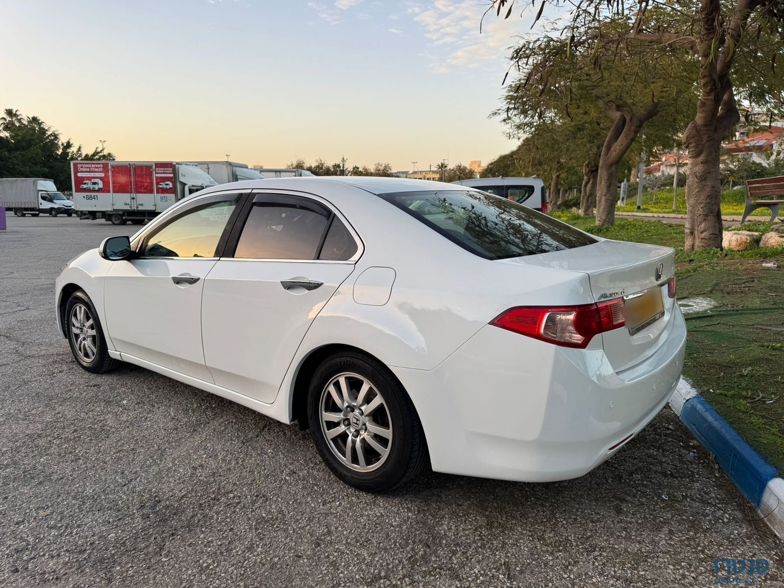 2014' Honda Accord Luxury photo #4