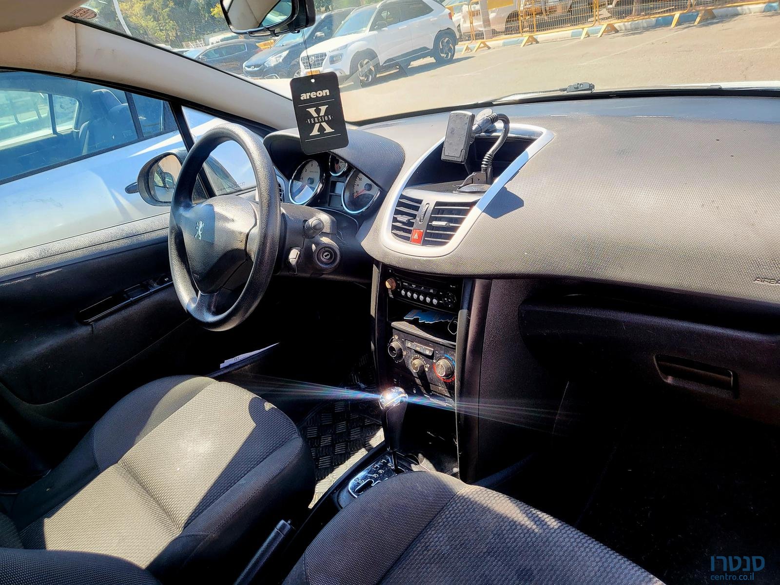 2011' Peugeot 207 photo #5