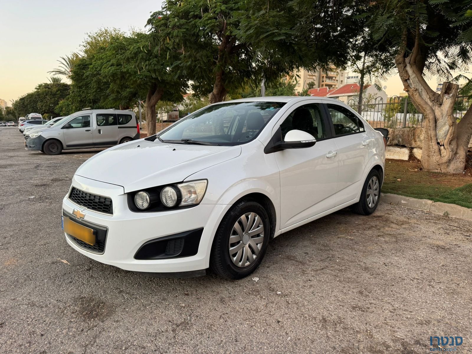 2014' Chevrolet Sonic photo #2