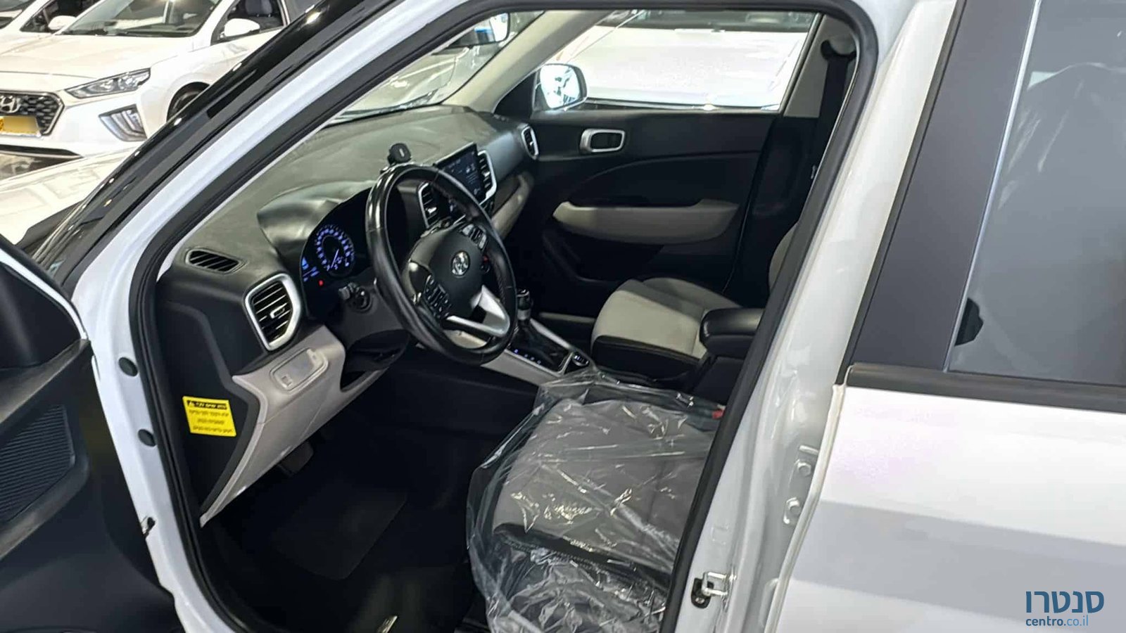 2022' Hyundai Venue photo #5