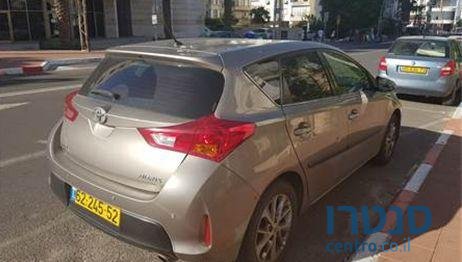 2013' Toyota Auris טויוטה אוריס photo #1