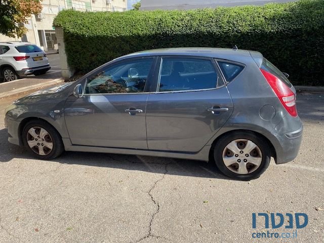 2011' Hyundai i30 יונדאי photo #1
