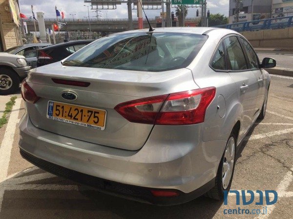 2012' Ford Focus photo #2