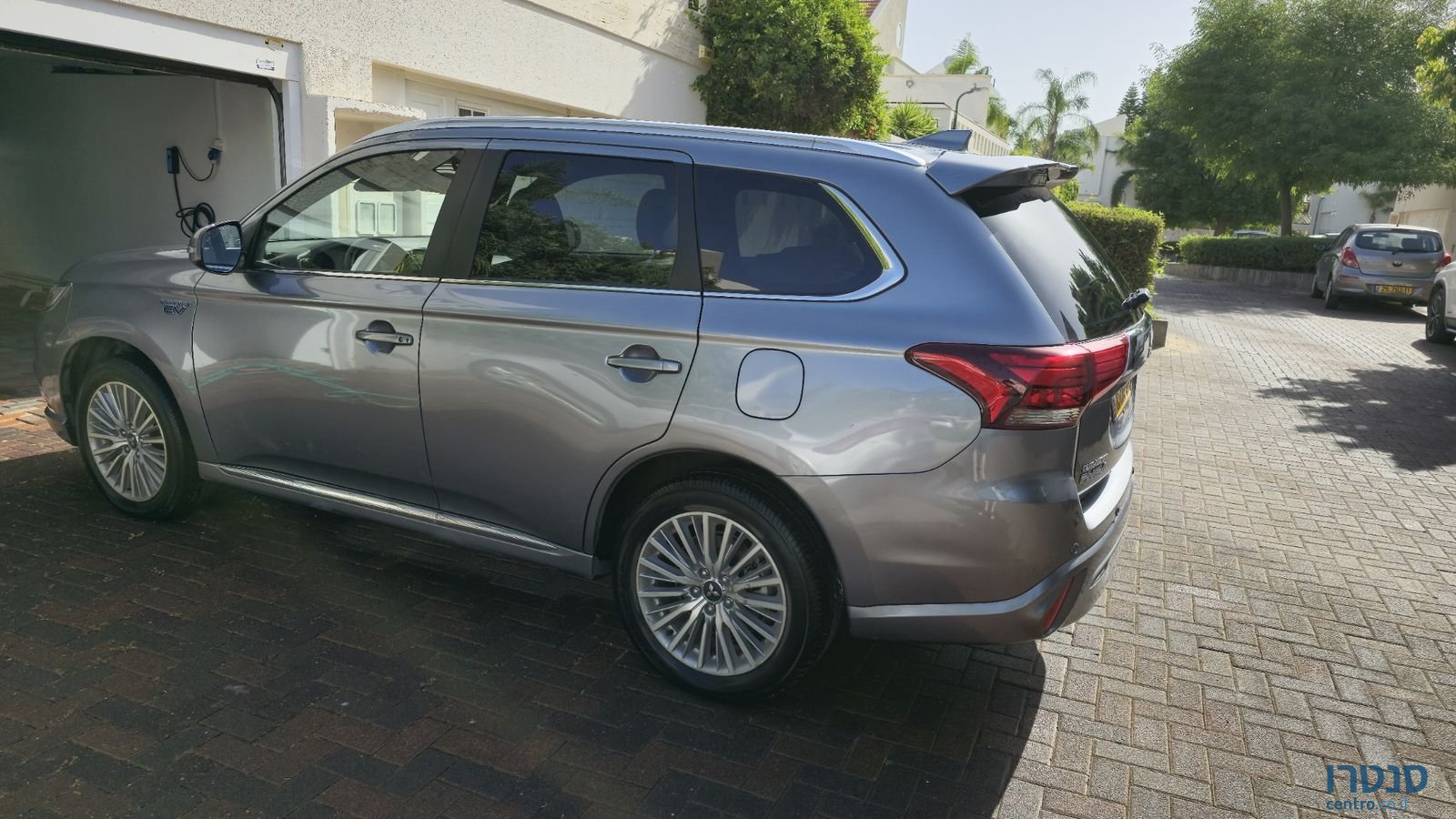 2020' Mitsubishi Outlander מיצובישי אאוטלנדר photo #2