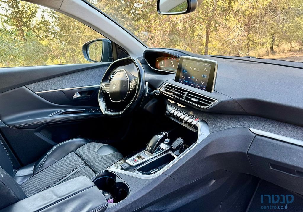 2018' Peugeot 3008 פיג'ו photo #1