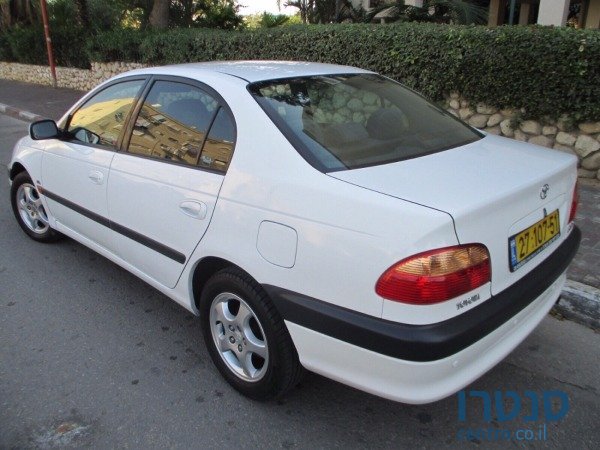 2003' Toyota Avensis photo #3