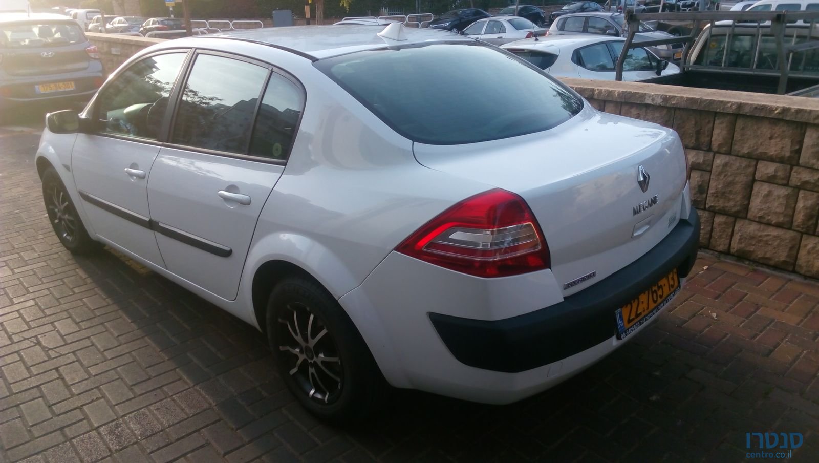 2006' Renault Megane photo #1