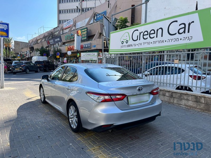 2021' Toyota Camry Hybrid photo #3