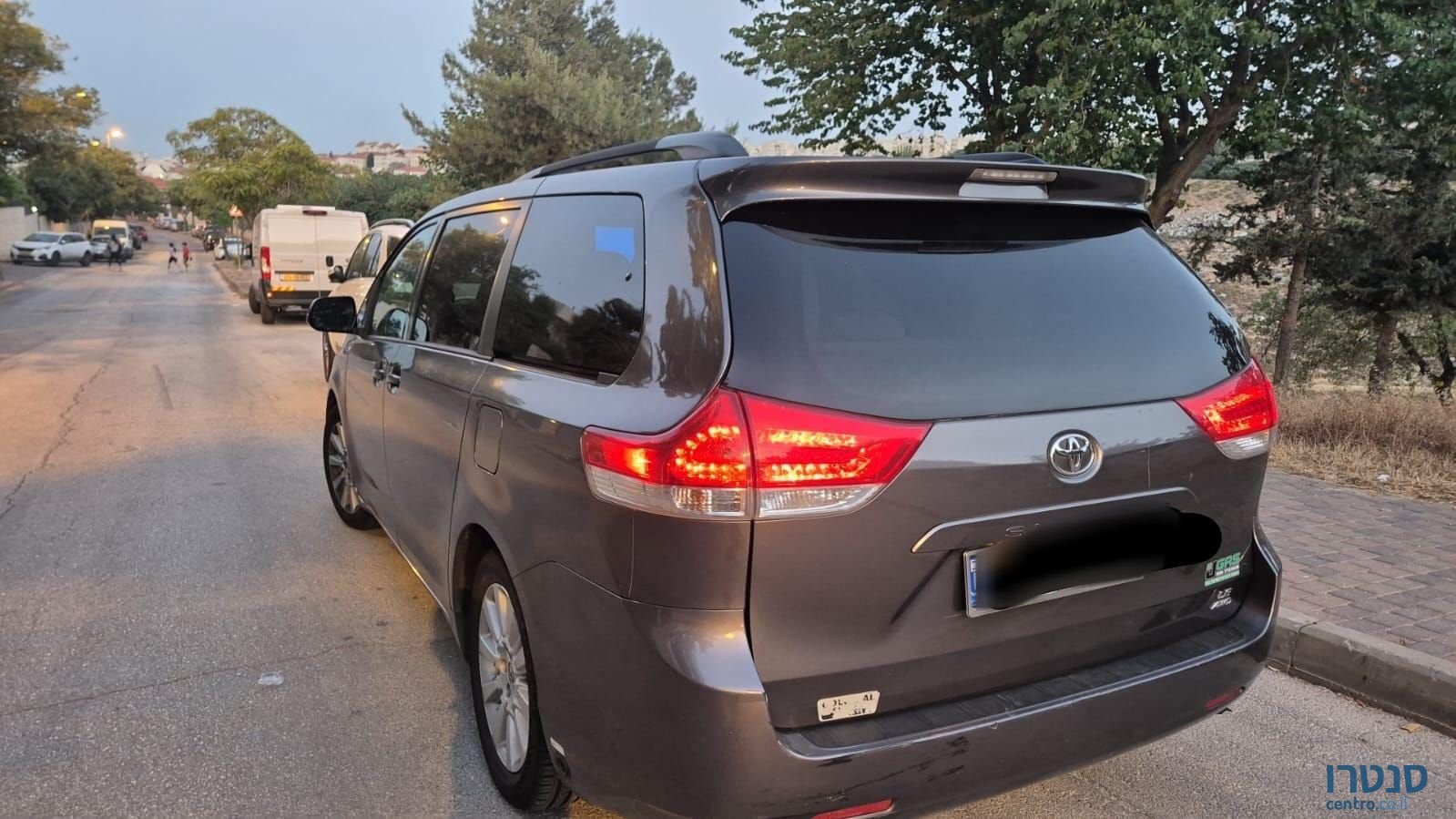 2013' Toyota Sienna טויוטה סיינה photo #3