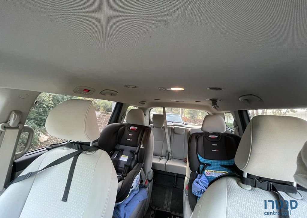 2018' Kia Carnival קיה קרניבל photo #3