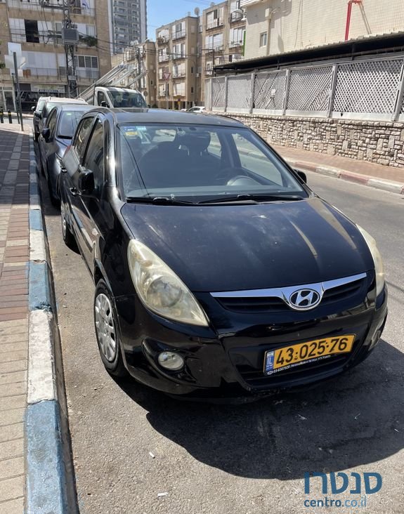 2011' Hyundai i20 יונדאי photo #1