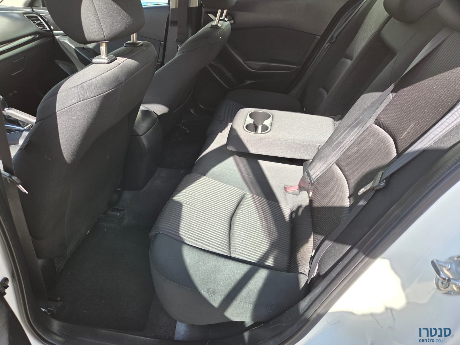 2015' Mazda 3 photo #4