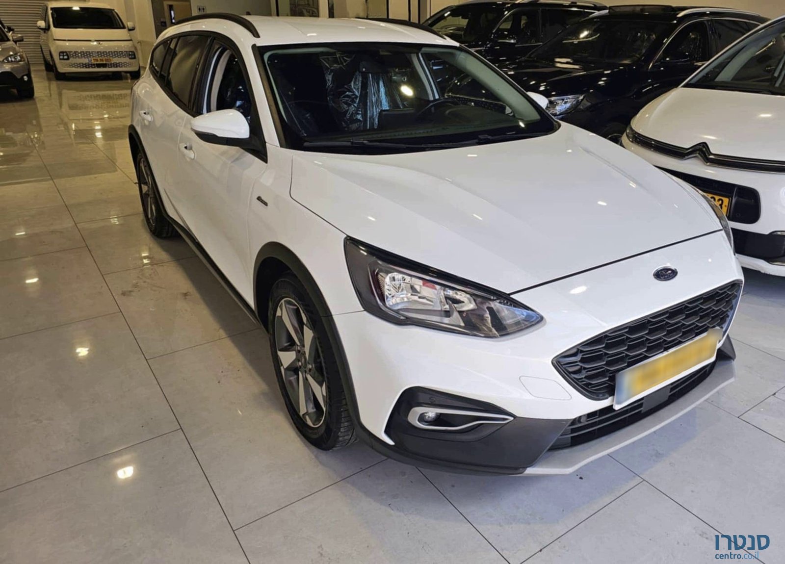 2022' Ford Focus photo #2