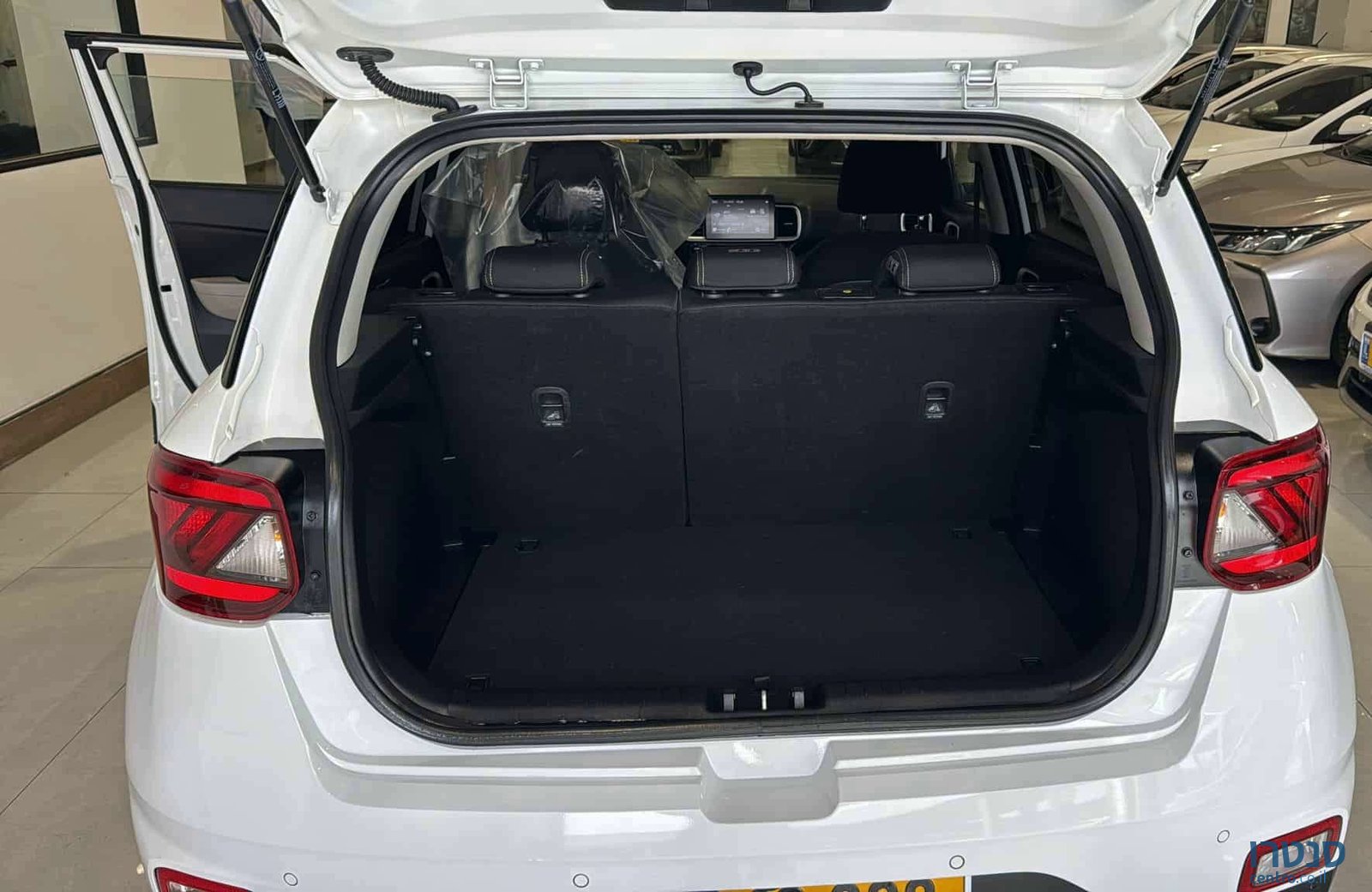 2022' Hyundai Venue photo #7