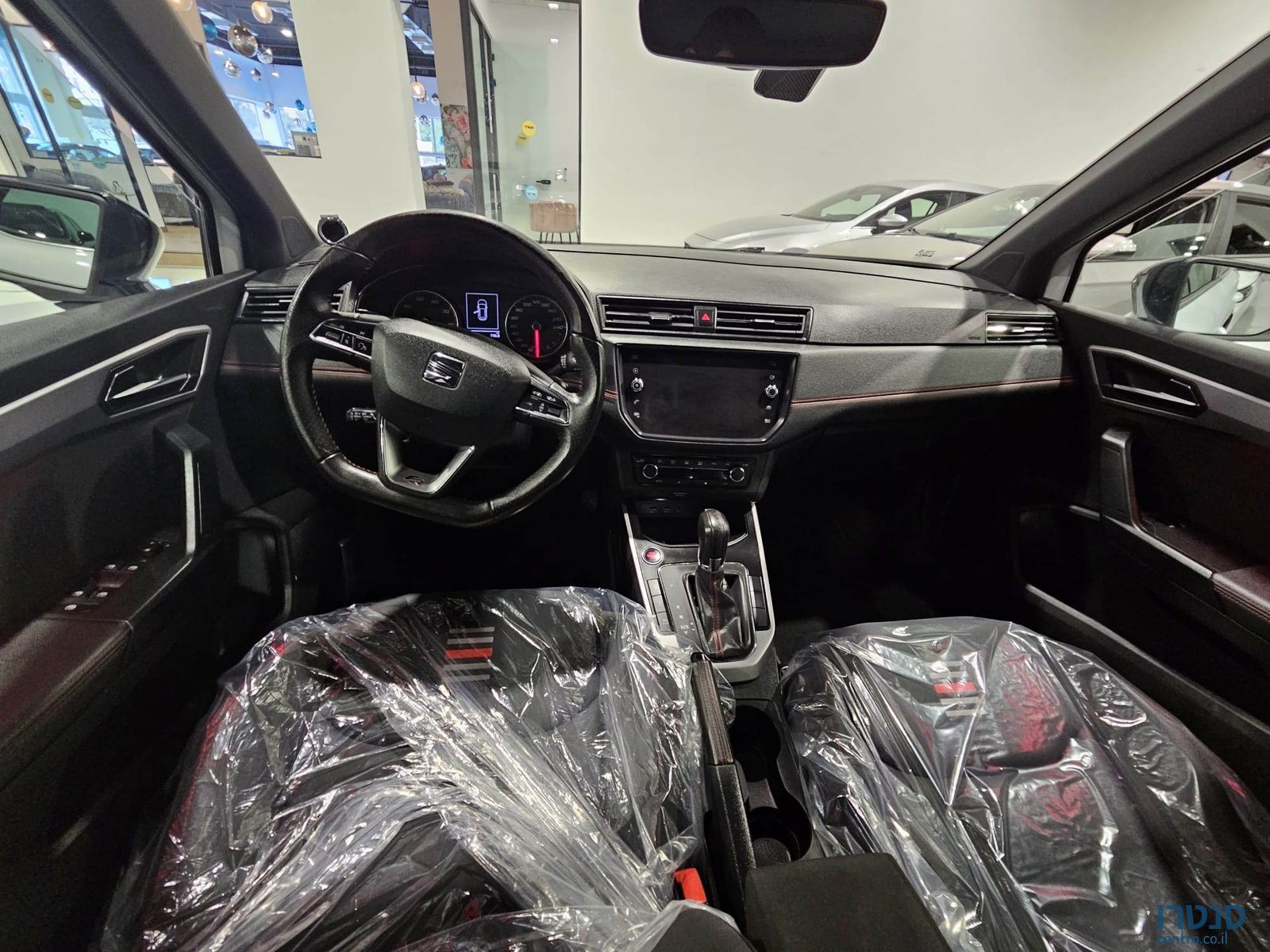 2019' SEAT Arona photo #5