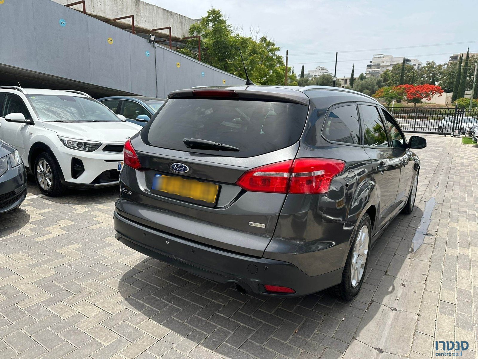 2016' Ford Focus photo #3