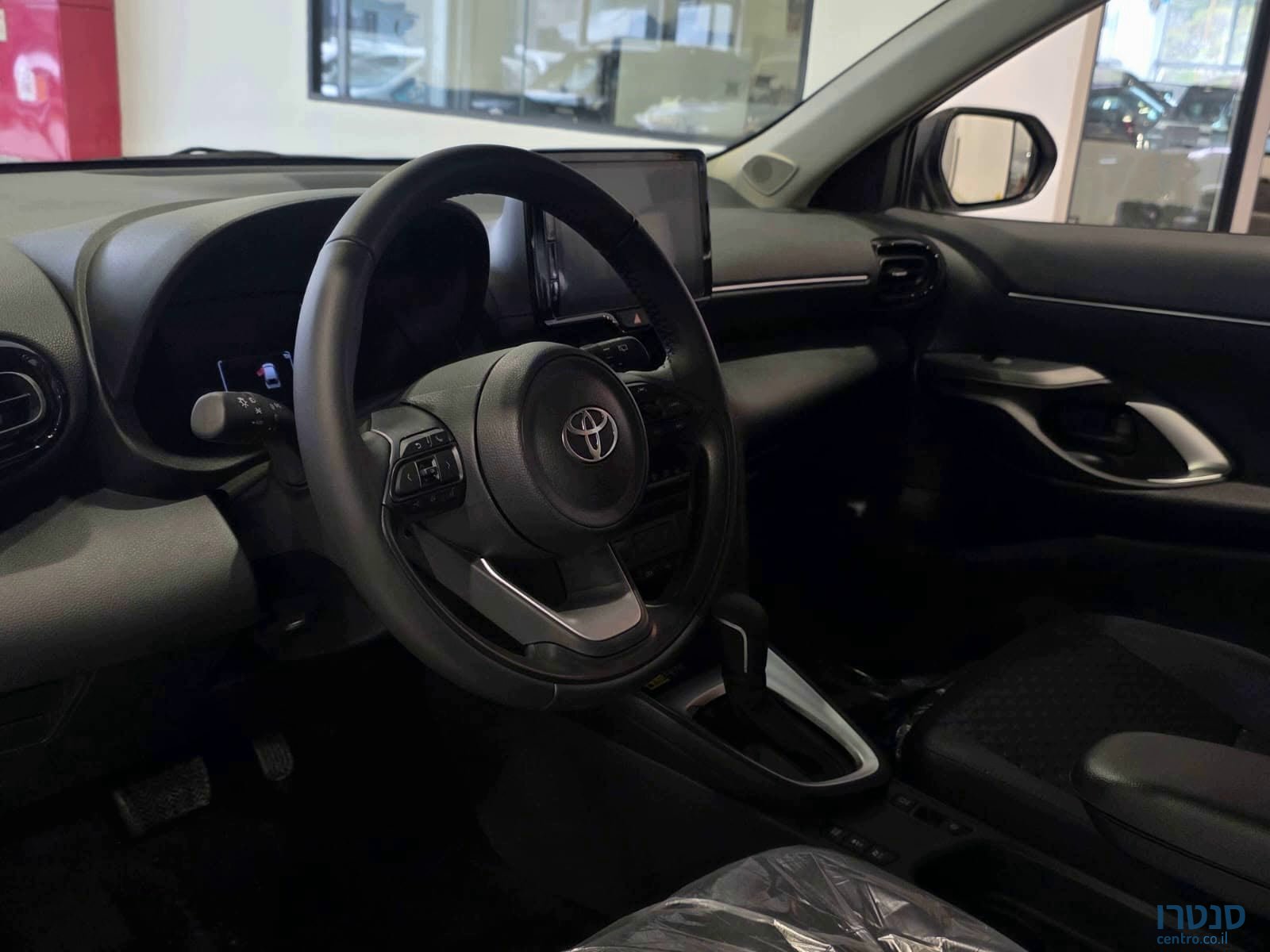 2026' Toyota Yaris Cross STYLE photo #5