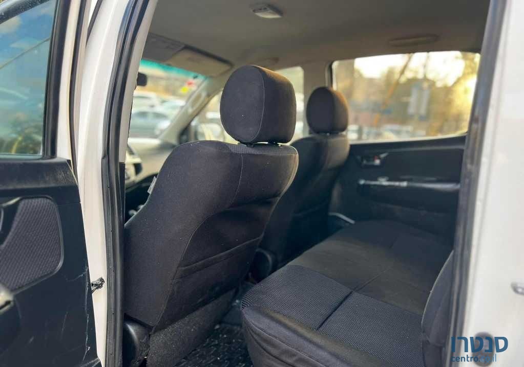 2014' Toyota Hilux טויוטה היילקס photo #2