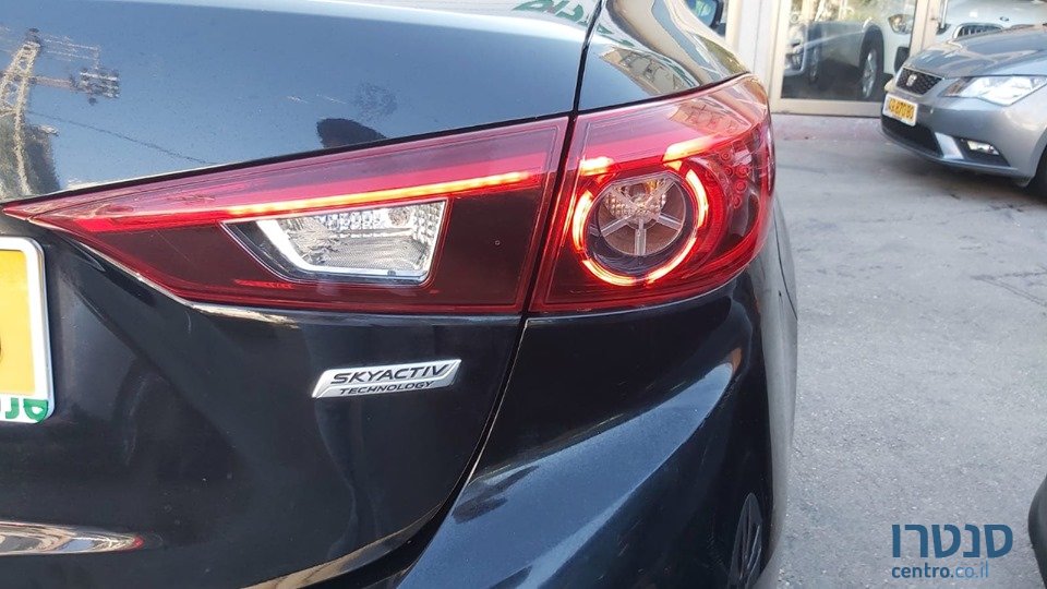 2018' Mazda 3 photo #4