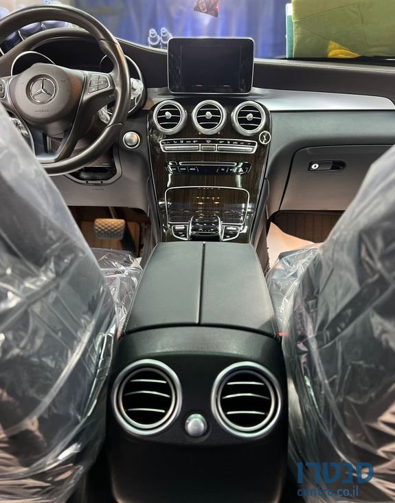 2017' Mercedes-Benz Glc מרצדס photo #3