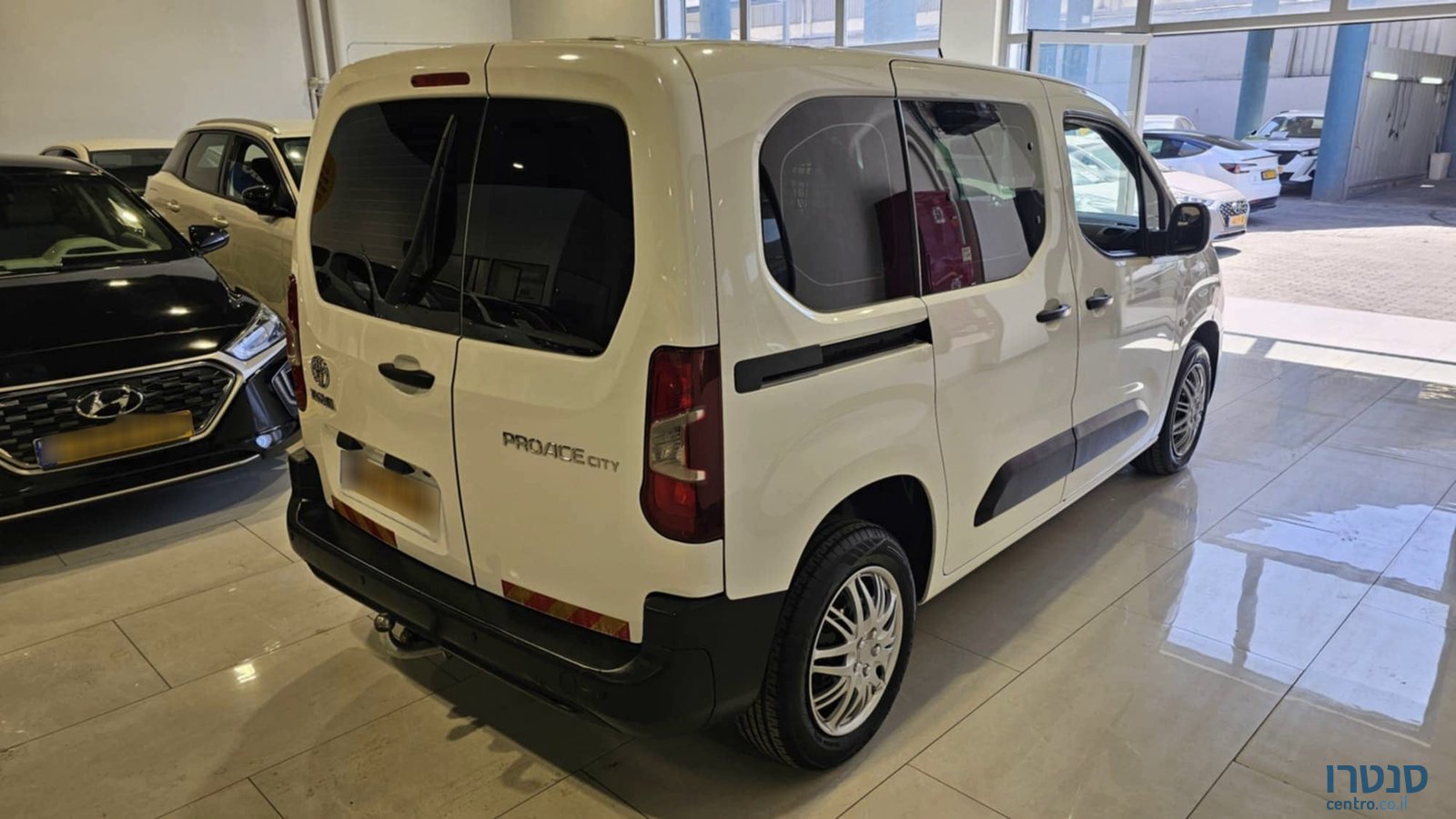 2022' Toyota ProAce City photo #3