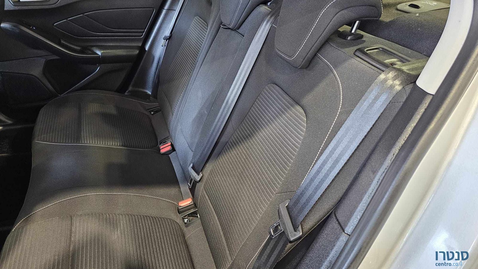 2021' Ford Focus photo #6