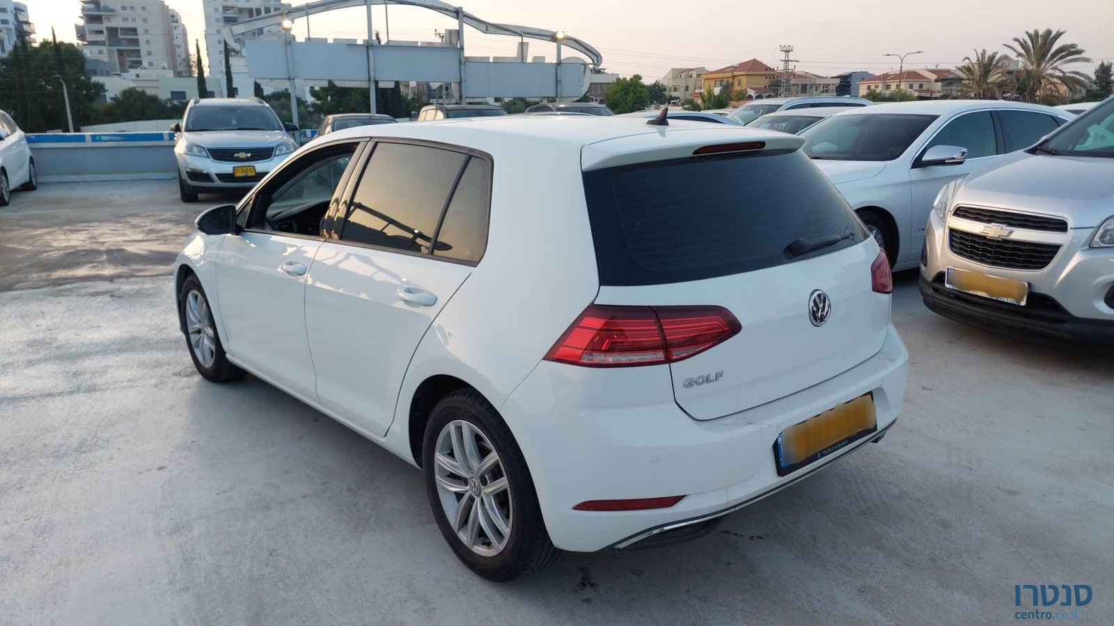 2018' Volkswagen Golf photo #4